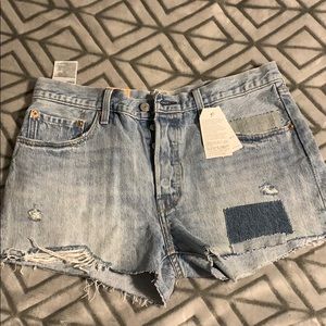 Levi cut off shorts